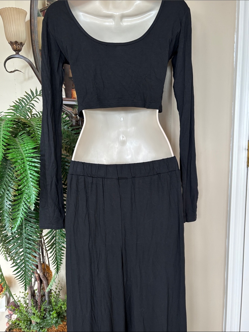 Brand New Black Rayon Stretch Two-Piece Lounge Set Long Sleeve Crop Top & Pants - Picture 9 of 12
